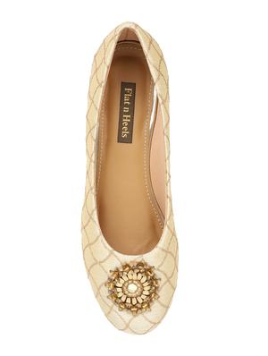 gold slip on mojaris - 17412188 - Standard Image - 4