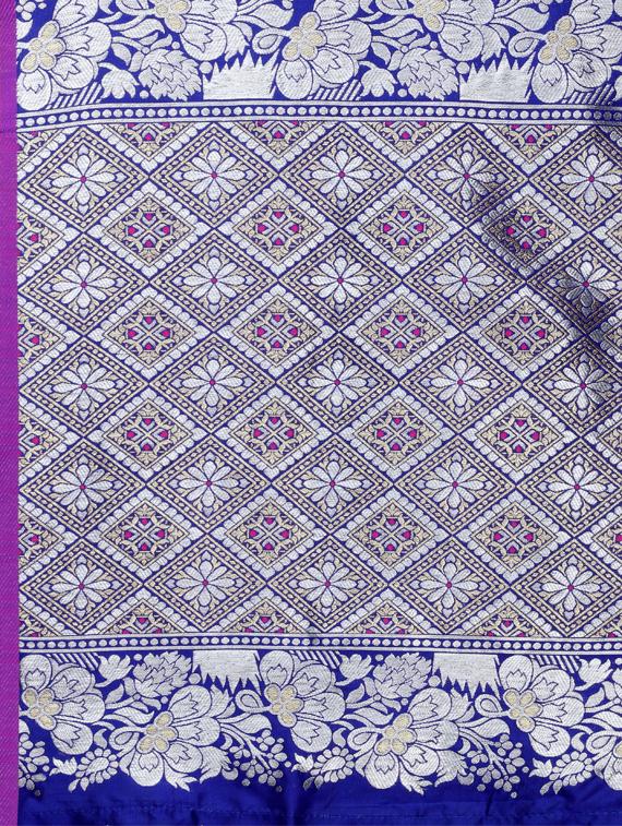 floral banarasi saree with blouse - 17418387 - Zoom Image - 3