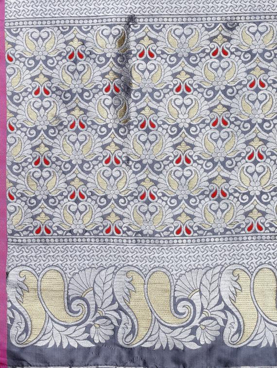 floral banarasi saree with blouse - 17418397 - Zoom Image - 4