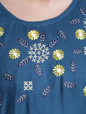 embroidered straight kurta - 17419449 - Standard Image - 4