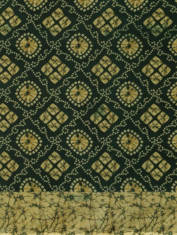 bandhani printed saree with blouse - 17419598 - Zoom Image - 4