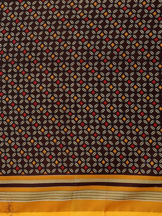 geometrical printed saree with blouse - 17419624 - Zoom Image - 4