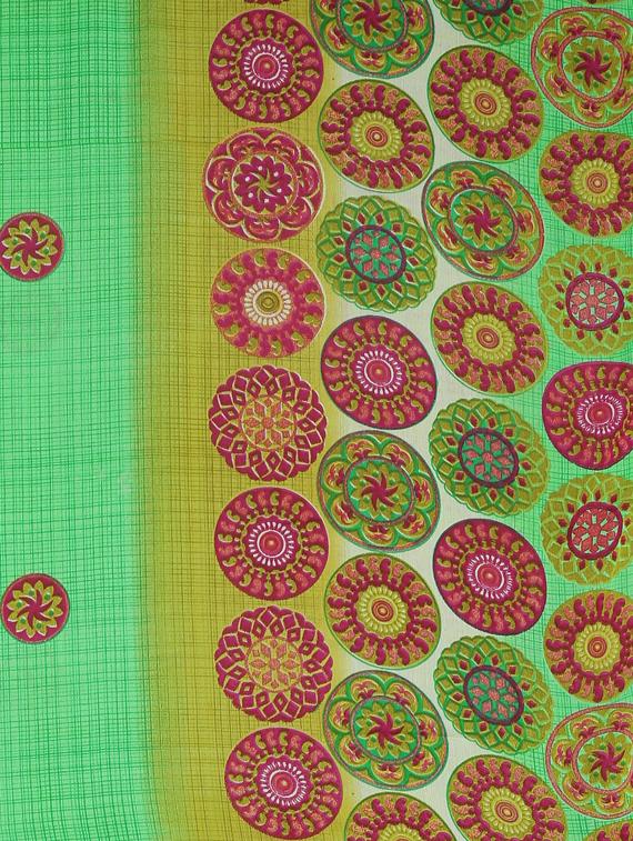 geometrical printed saree with blouse - 17419656 - Zoom Image - 5