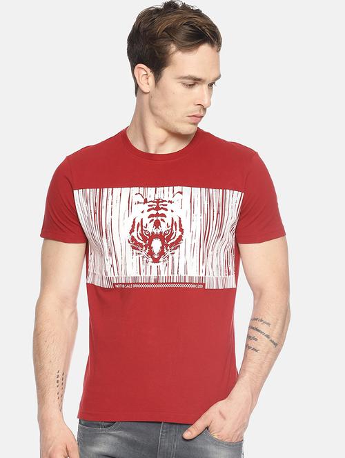 red chest print t-shirt - 17421797 - Standard Image - 1