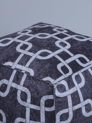 beautiful link printed pouf - 17422582 - Standard Image - 4