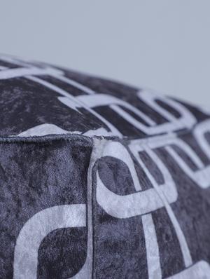 beautiful link printed pouf - 17422582 - Standard Image - 5