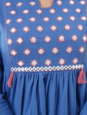 embroidered a-line kurta - 17426132 - Standard Image - 4