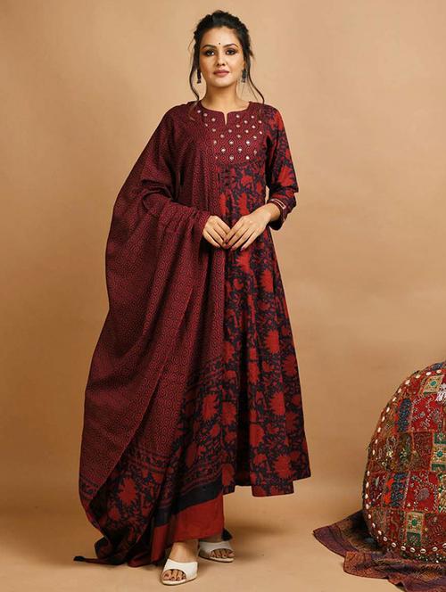 floral suit set - 17426537 - Very Small Image - 1