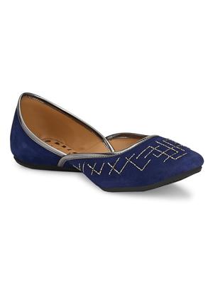 blue slip on jutis - 17427952 - Standard Image - 3