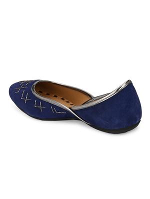 blue slip on jutis - 17427952 - Standard Image - 5