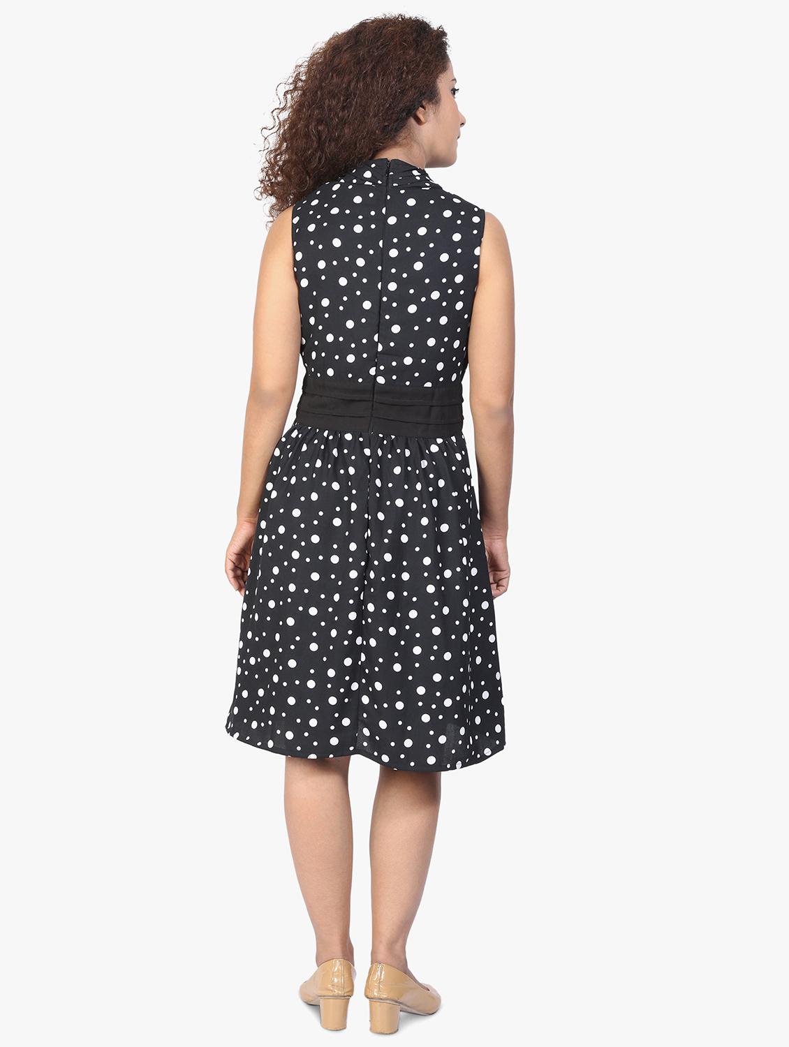 mock neck polka dot flared dress - 17431785 - Zoom Image - 3