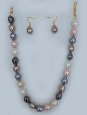 metallic pearl necklace - 17432390 - Standard Image - 2