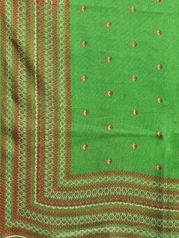 bordered printed saree with blouse - 17433691 - Zoom Image - 4