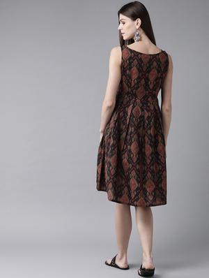 pocket detail printed dress - 17434537 - Standard Image - 3
