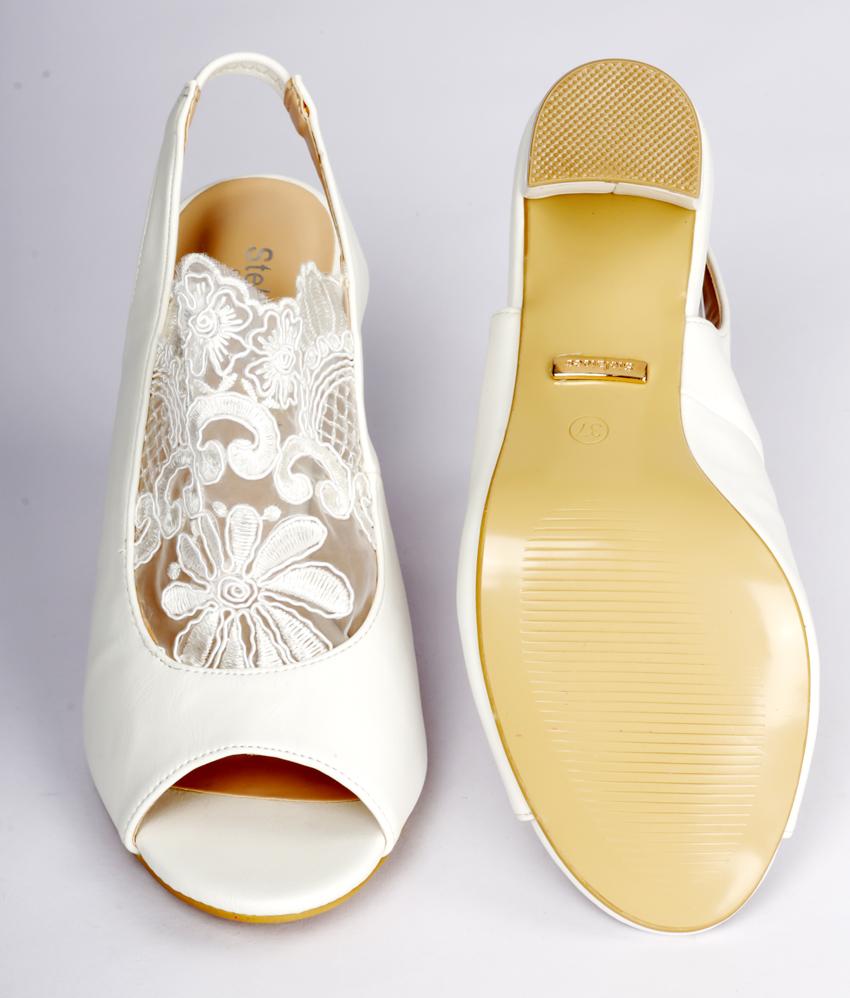 embroidered lace work heel sandal - 17435937 - Zoom Image - 3