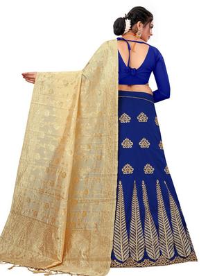 embroidered flared lehenga - 17437123 - Standard Image - 3