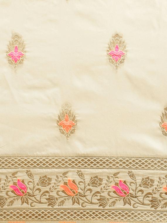 self design woven saree with blouse - 17437664 - Zoom Image - 4