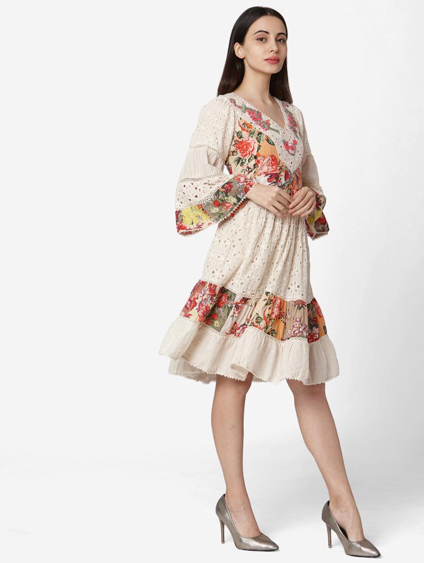 v-neck laced flared dress - 17438582 - Zoom Image - 2