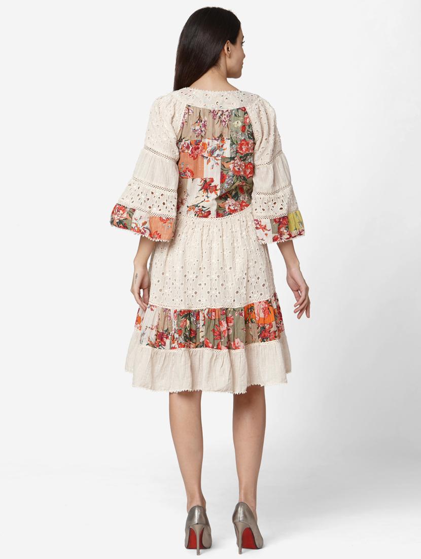 v-neck laced flared dress - 17438582 - Zoom Image - 4