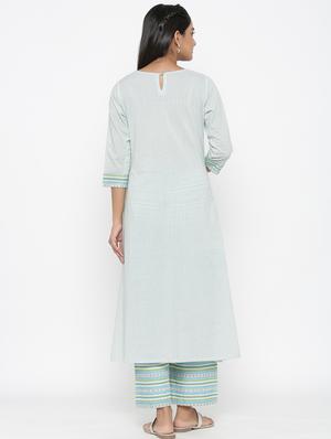 striped fusion set - 17441485 - Standard Image - 4