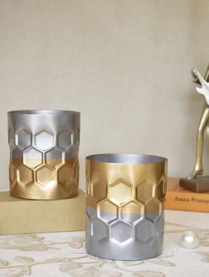 planter cum flower pot - 17441545 - Standard Image - 2