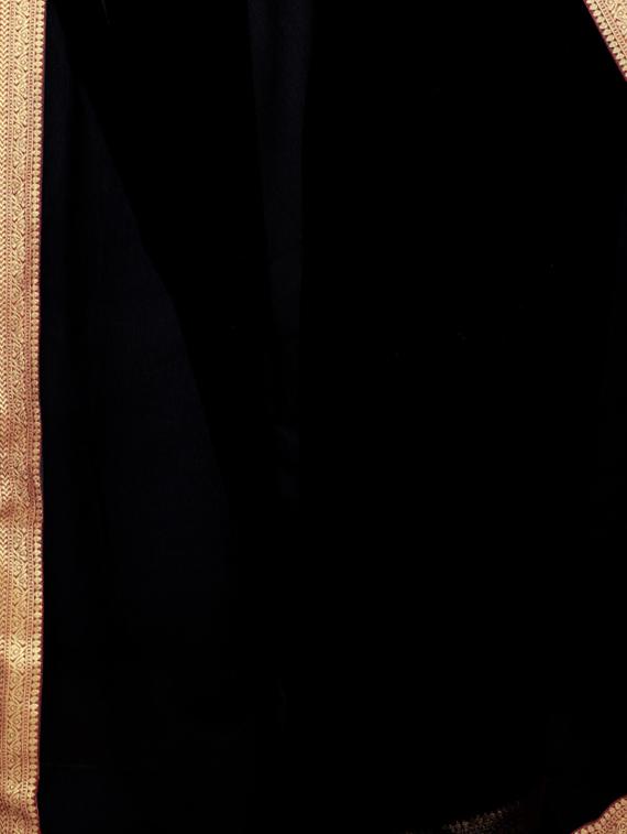solid bordered saree with blouse - 17443843 - Zoom Image - 5