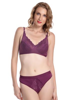 set of 3 lace detail bra & panty set - 17444145 - Standard Image - 6