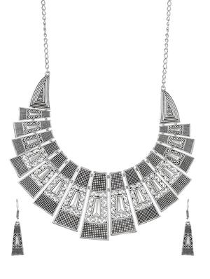 silver brass short necklace - 17452627 - Standard Image - 3