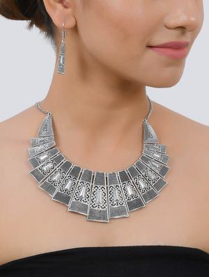 silver brass short necklace - 17452627 - Standard Image - 7