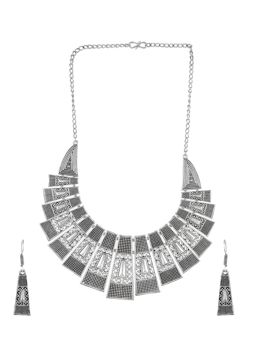 silver brass short necklace - 17452627 - Zoom Image - 2
