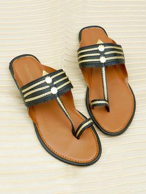 black one toe kolhapuri - 17456095 - Standard Image - 3