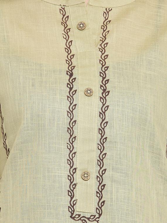 solid straight kurta - 17457679 - Zoom Image - 4