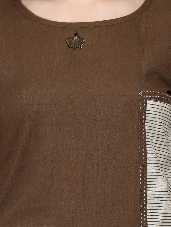 solid straight kurta - 17457733 - Zoom Image - 4