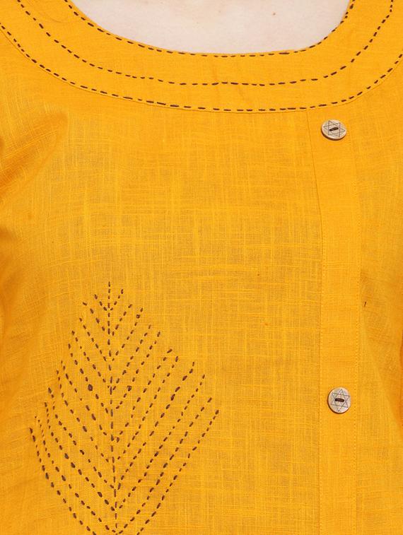 embroidered straight kurta - 17457754 - Zoom Image - 4