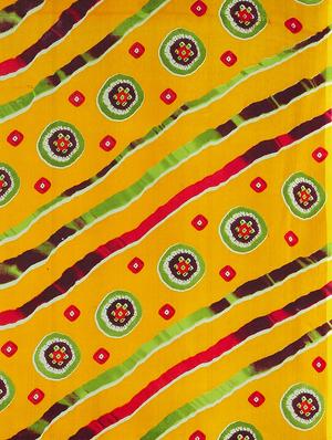 bandhani printed saree with blouse - 17460037 - Standard Image - 5
