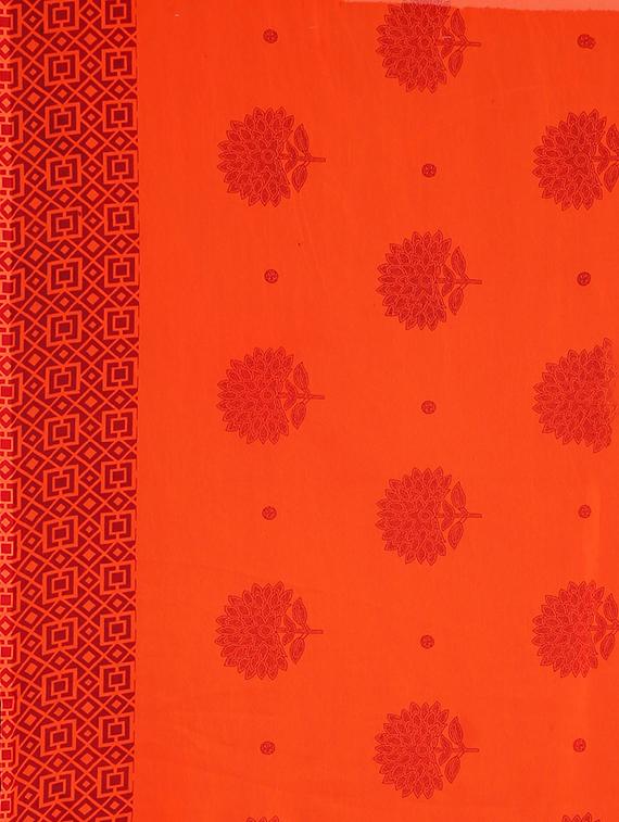 floral printed saree with blouse - 17460098 - Zoom Image - 4