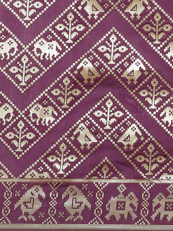 self design woven saree with blouse - 17460143 - Zoom Image - 4