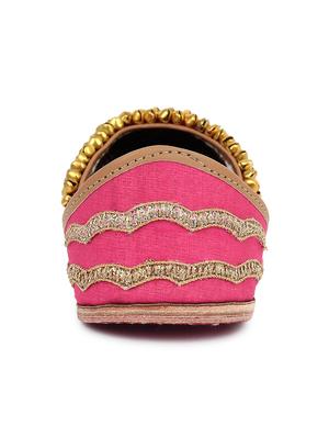 pink slip on jutis - 17461204 - Standard Image - 3