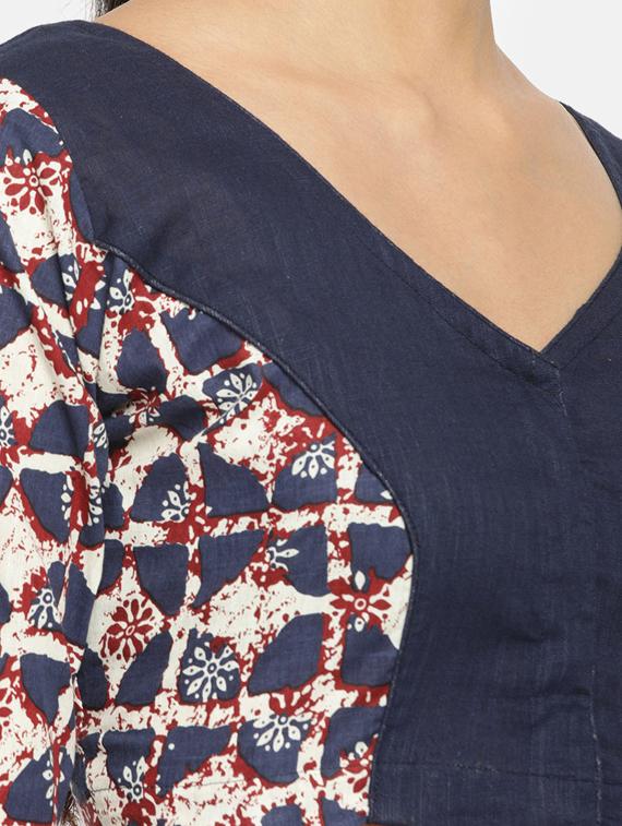 navy printed blouse - 17462208 - Zoom Image - 4