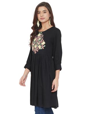 round neck embroidered tunic - 17462938 - Standard Image - 2