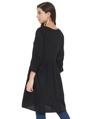 round neck embroidered tunic - 17462938 - Standard Image - 3