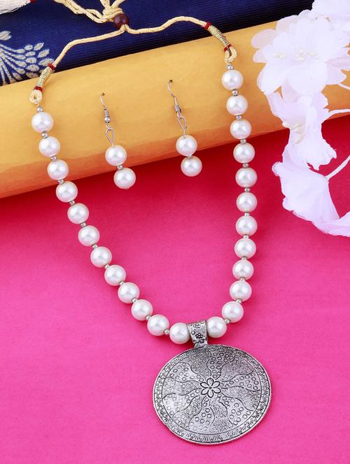 silver plated pearl necklace - 17466199 - Standard Image - 1