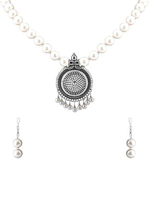 silver plated pearl necklace - 17466201 - Standard Image - 2