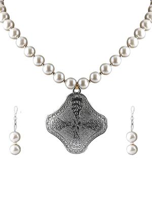 silver plated pearl necklace - 17466212 - Standard Image - 2