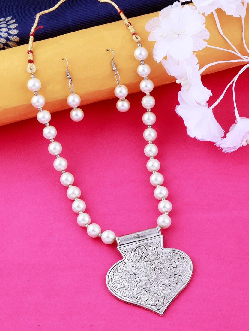 silver plated pearl necklace - 17466216 - Zoom Image - 1