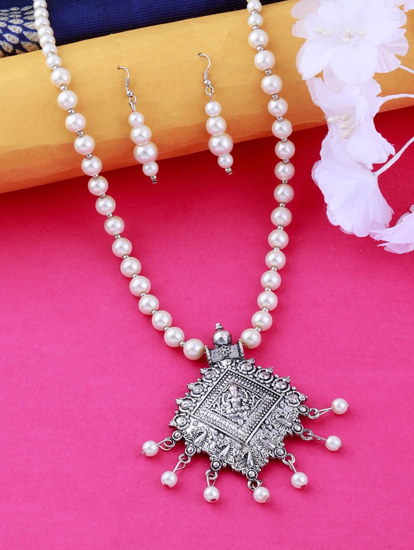 silver plated pearl necklace - 17466220 - Zoom Image - 1