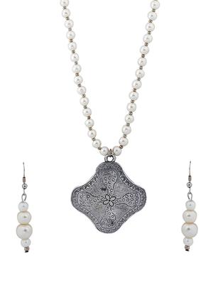 silver plated pearl necklace - 17466222 - Standard Image - 2