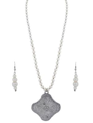 silver plated pearl necklace - 17466222 - Standard Image - 3
