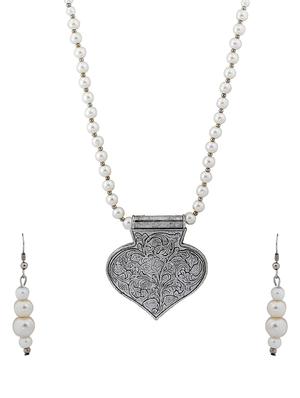 silver plated pearl necklace - 17466224 - Standard Image - 2