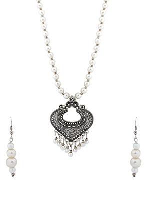 silver plated pearl necklace - 17466227 - Standard Image - 2